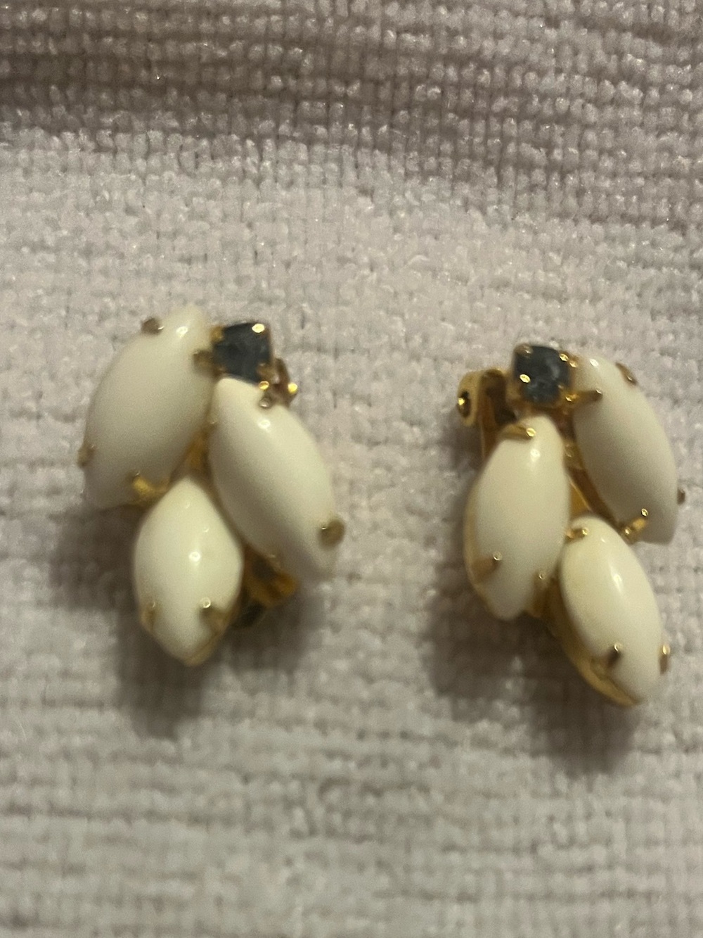 Vintage Gold Tone Milk Glass Blue
Rhinestone Clip On Earrings Mid Century